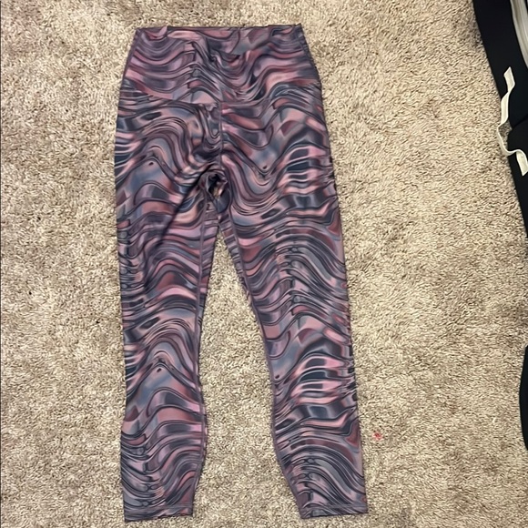 Swirled Pattern Leggings - Picture 1 of 3